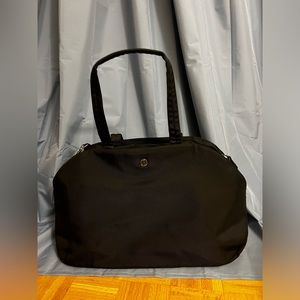 Lululemon - City Essentials Bag 25L